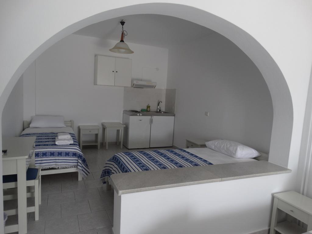 Castelopetra Aparthotel Katapola Exterior photo