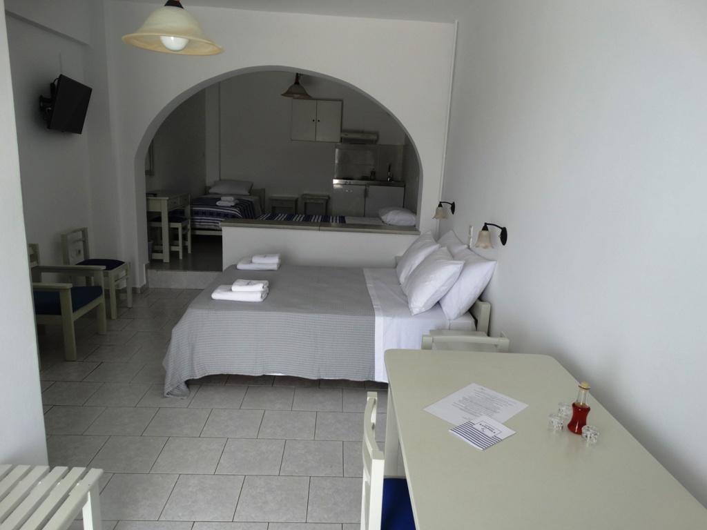 Castelopetra Aparthotel Katapola Exterior photo