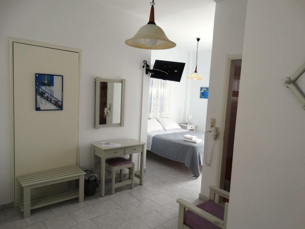 Castelopetra Aparthotel Katapola Exterior photo