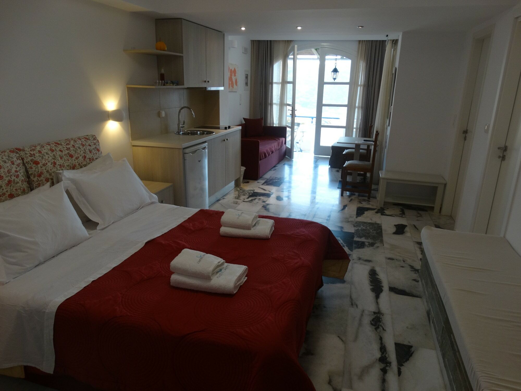 Castelopetra Aparthotel Katapola Exterior photo